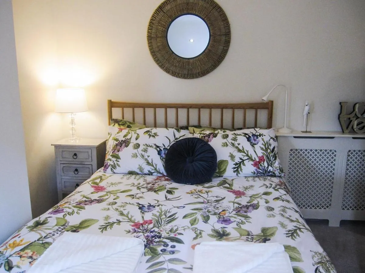 Priory Place Villa Gloucester